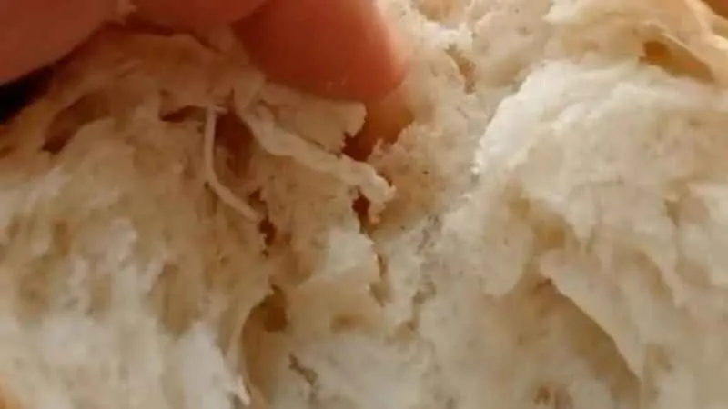 Aynı yerden alınan ekmeğin içinden yine ip çıktı