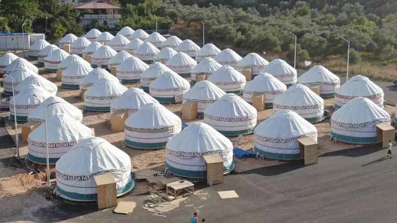 Kırgız çadırları, depremzedelerin yeni yuvası oldu