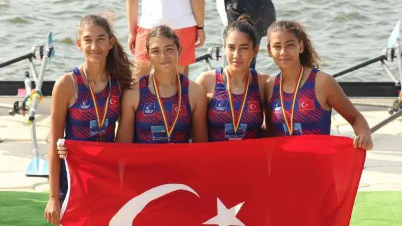 Kürek Milli Takımı'ndan 16 madalya