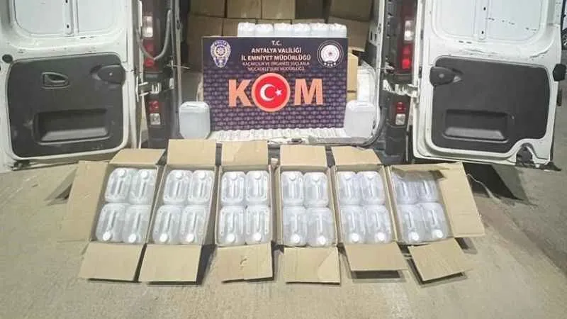 Antalya'da 2.5 ton sahte alkol ele geçirildi