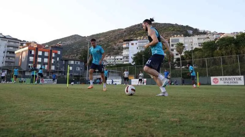 Alanyaspor, Fenerbahçe maçı hazırlıklarına başladı