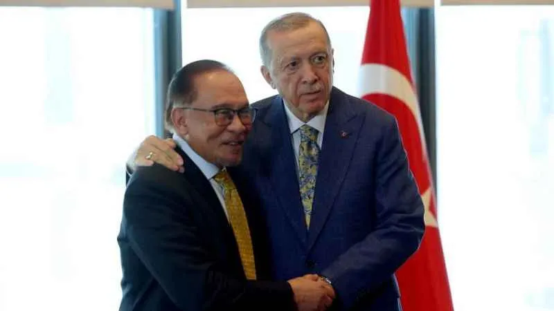 Cumhurbaşkanı Erdoğan, Malezya Başbakanı İbrahim’i kabul etti