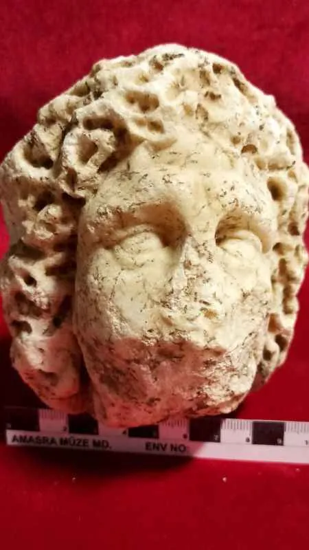 Bartın'daki antik kent kazılarında Büyük İskender başı bulundu