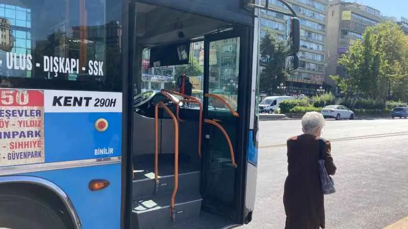 Ankara’da özel halk otobüsü şoförleri ile 65 yaş üzeri vatandaşlar karşı karşıya geldi