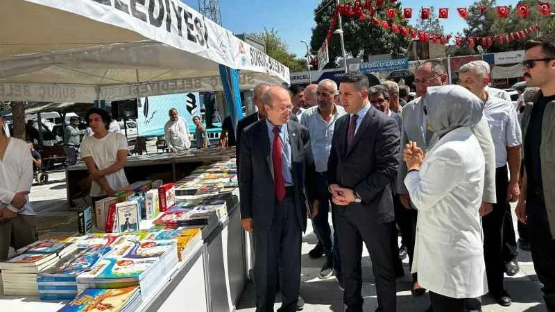 Suriye sınırının sıfır noktasında kitap fuarı