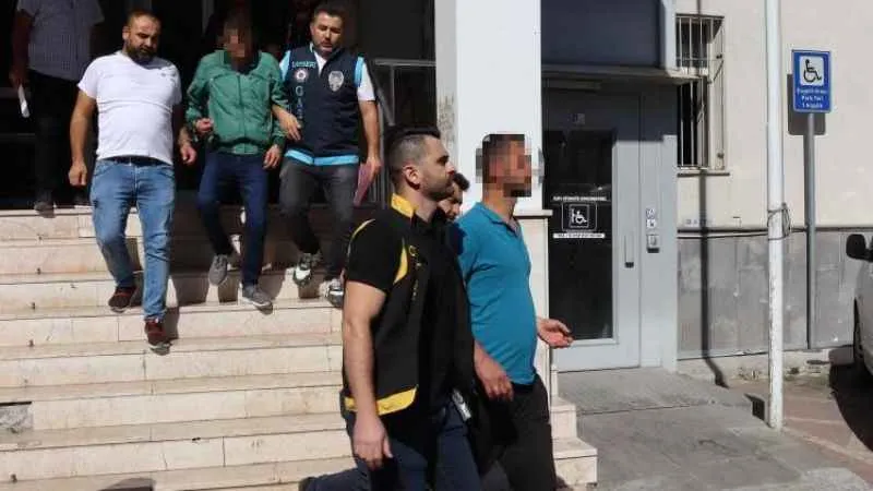 Aranan şahıslara 93 polis ile eş zamanlı operasyon: 20 gözaltı