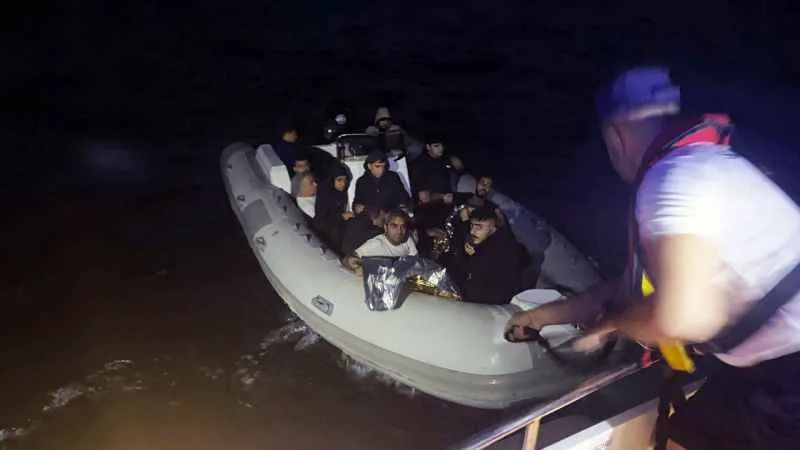 Yunanistan geri itti, Türk Sahil Güvenlik kurtardı