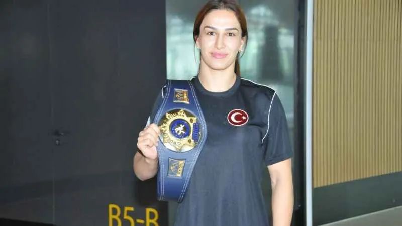 Buse Tosun Çavuşoğlu: "Ülkeme olimpiyat kotası ve dünya şampiyonluğu kazandırdım"