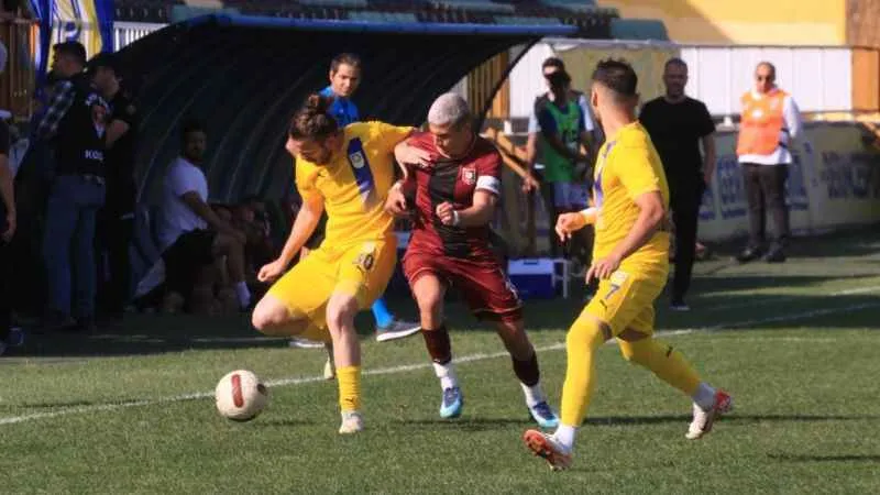 TFF 2. Lig: Belediye Derincespor: 0 - Uşakspor: 1