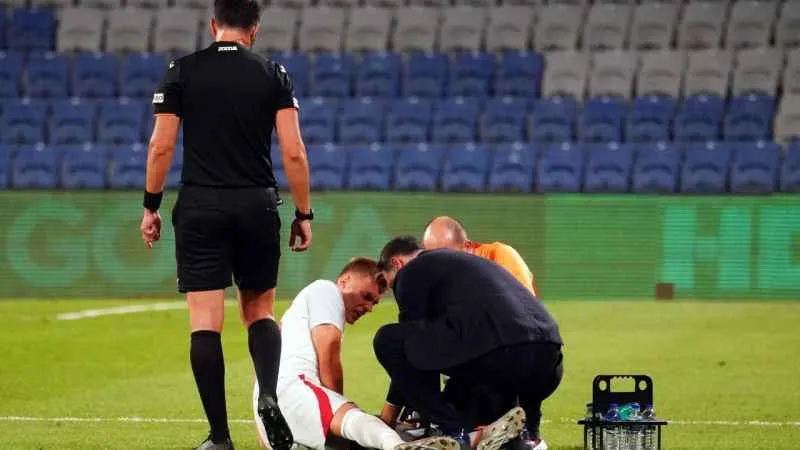 Kazımcan Karataş sakatlandı