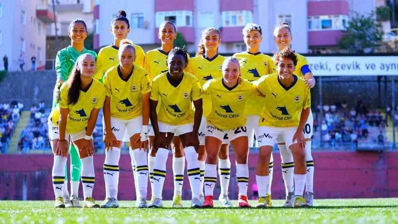 Petrol Ofisi Grubu’nun Fenerbahçe kadın futbol takımına desteği devam ediyor