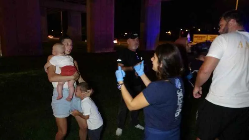 Tur minibüsü-ambulans kazasında turist aile bebeği sağlık ekiplerine vermedi