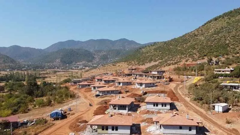 Türkoğlu'nda deprem konutları Kasım'da teslim