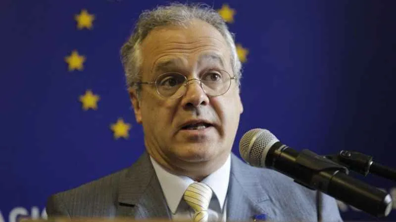 Nijer'in kovduğu Fransız Büyükelçi ülkeden ayrıldı