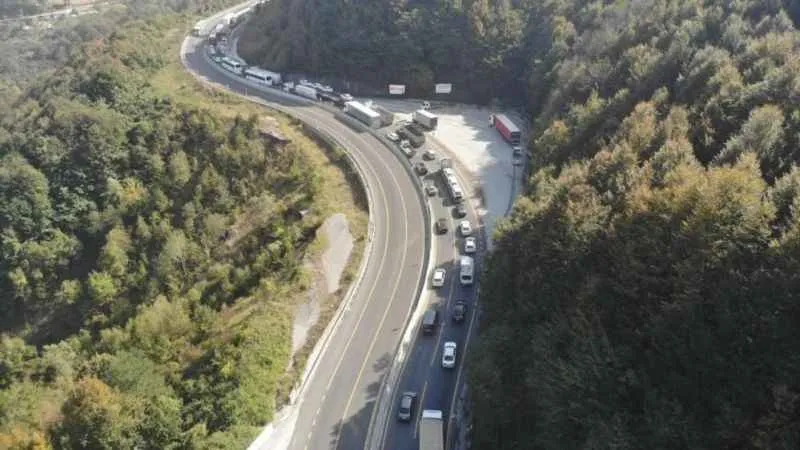 Bolu Dağı'nda trafik durma noktasına geldi