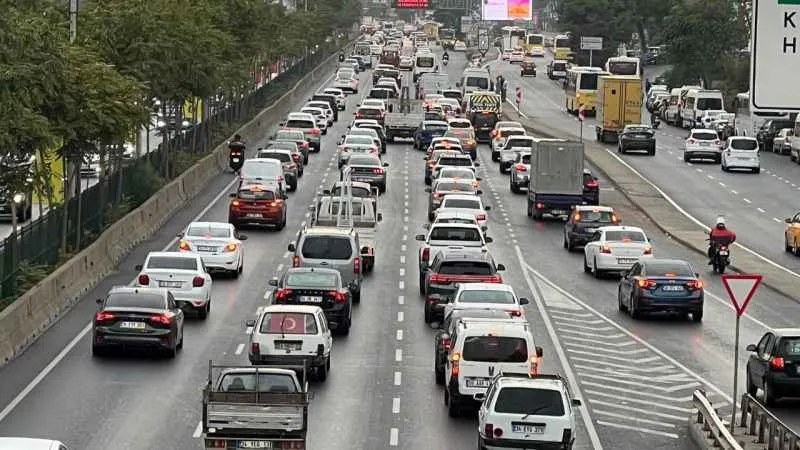 Anadolu Yakası’nda trafik yoğunluğu yüzde 74’e ulaştı