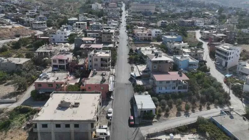 Depremin tahrip ettiği yollar asfaltlanıyor