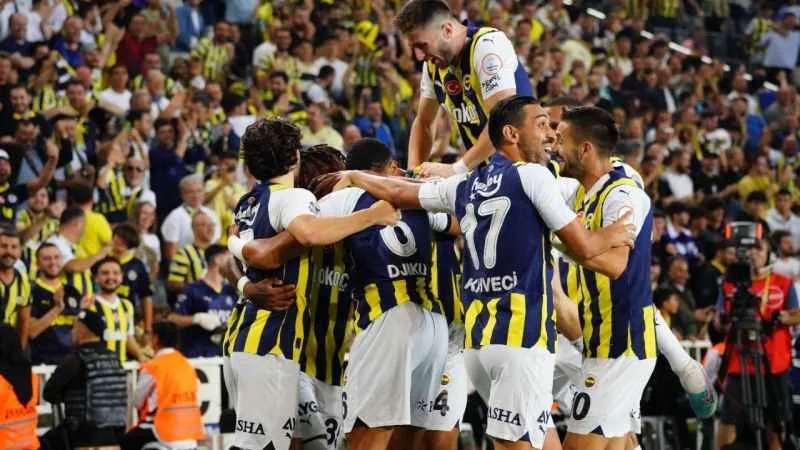 Trendyol Süper Lig: Fenerbahçe: 4 - Başakşehir: 0 