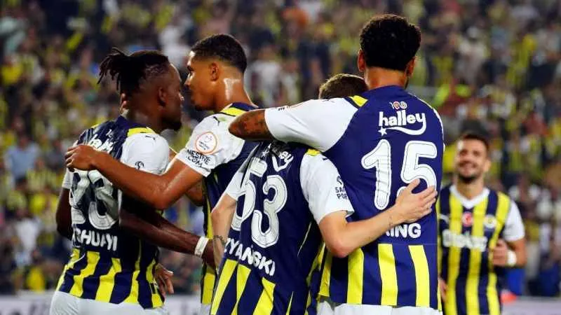 Fenerbahçe galibiyet serisini 13 maça çıkardı