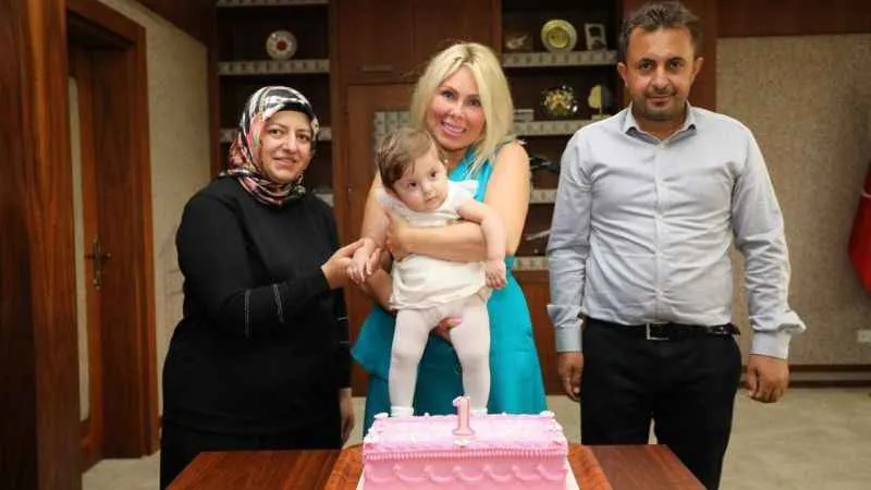 Türkiye’nin ikinci rahim nakli bebeği 1 yaşında