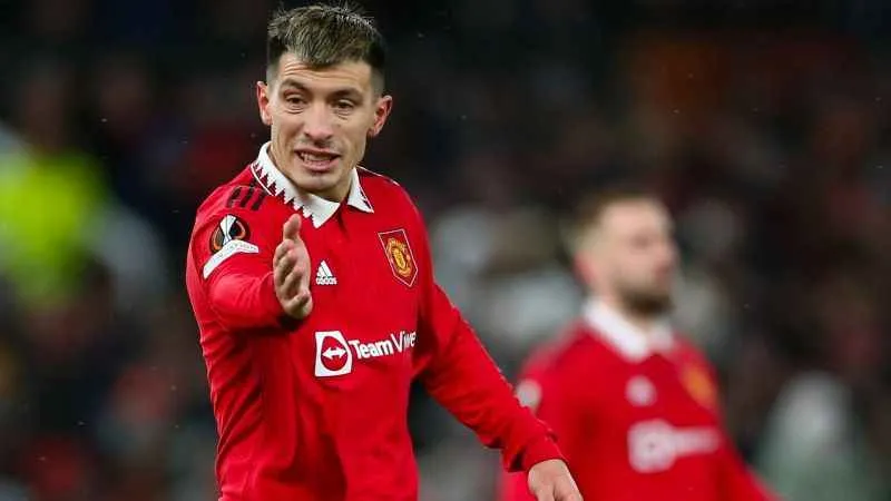 Manchester United'da Lisandro Martinez sakatlandı