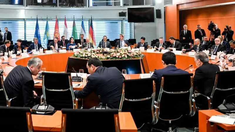 Almanya Cumhurbaşkanı Steinmeier ve Başbakan Scholz, Orta Asya liderlerini ağırladı