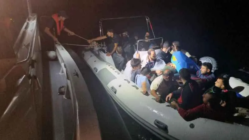 Fethiye açıklarında 23 düzensiz göçmen yakalandı
