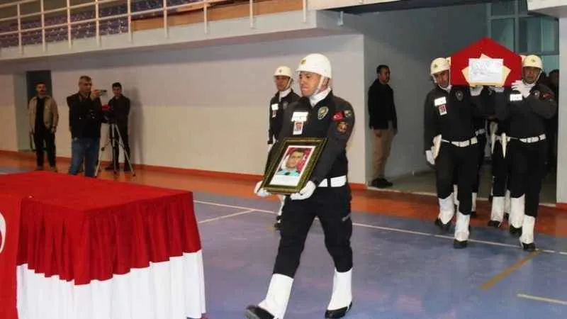 Şehit polis memuru Ertuğrul Kırık son yolculuğuna uğurlandı