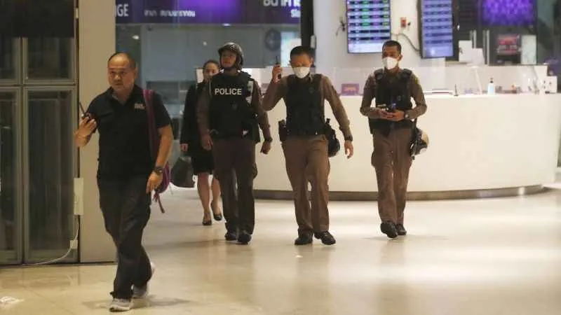 Tayland'da AVM’de silahlı saldırı: 14 yaşındaki saldırgan 3 kişiyi öldürdü