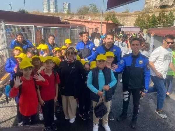 4 Ekim Dünya Hayvanları Koruma Günü’nde polis ekiplerinden anlamlı ziyaret