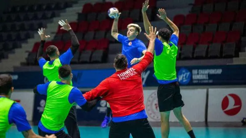 A Milli Erkek Hentbol Takımı'nda, İtalya maçı hazırlıkları başladı