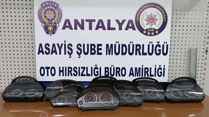 Antalya’da ‘change’ araç operasyonu: 7 adet tescil kaydı olmayan araç motoru ele geçirildi