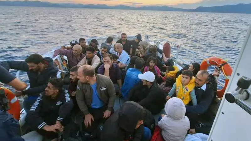 Marmaris’te 49 düzensiz göçmen kurtarıldı
