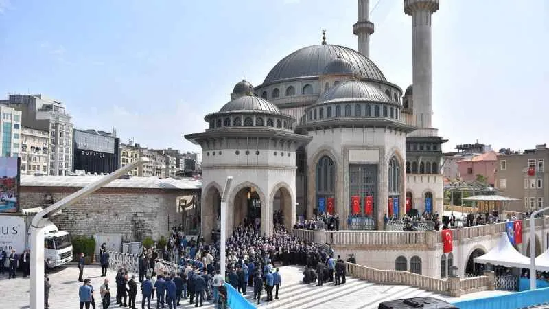 Beyoğlu Belediye Başkanı Yıldız’dan Ekrem İmamoğlu’na ‘Hizmet’ dersi