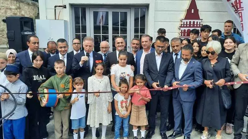 Beyoğlu’nun semt kütüphanelerine bir yenisi eklendi