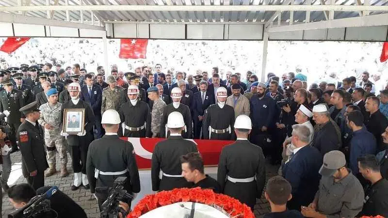 Şehit Uzman Çavuş memleketi Adıyaman’da gözyaşlarıyla toprağa verildi