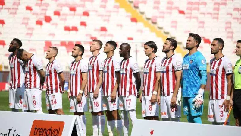 Sivasspor’da 3 futbolcu sarı kart sınırında