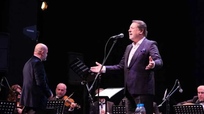 Ahmet Özhan ile ‘Sezona Merhaba’ konseri