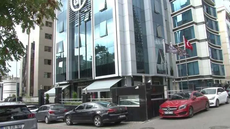 Dilan Polat'a ait güzellik merkezine silahlı saldırı