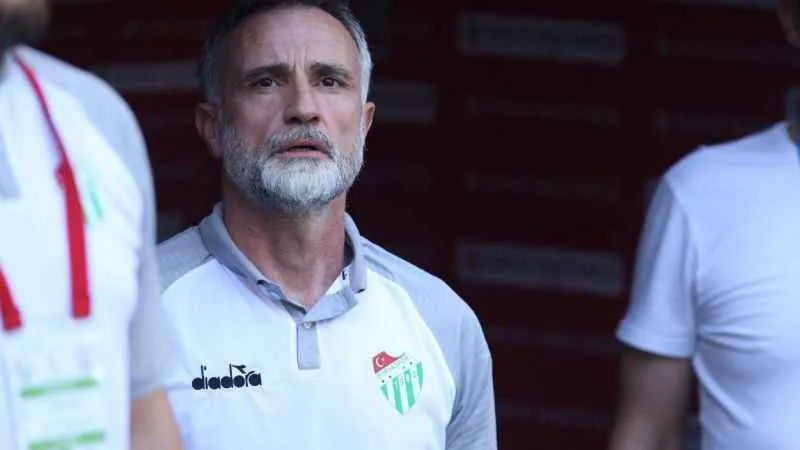 Bursaspor’un yeni teknik direktörü Murat Sözkesen oldu