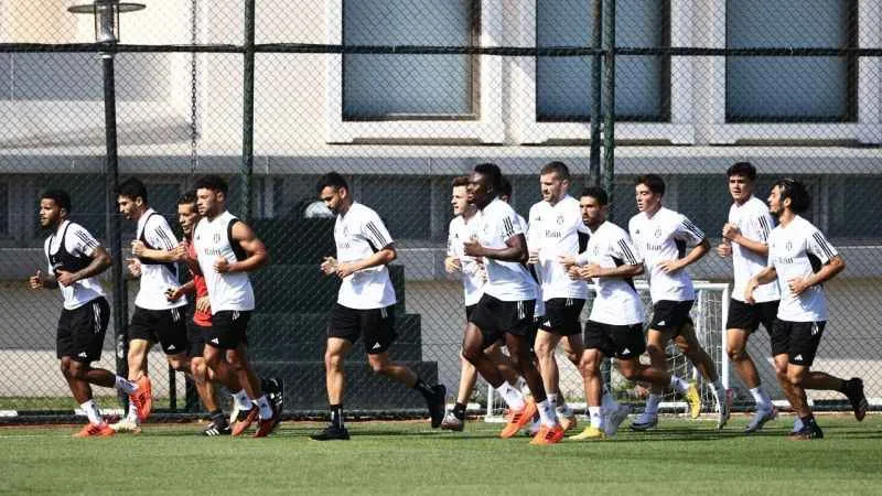 Beşiktaş'ta derbi mesaisi başladı