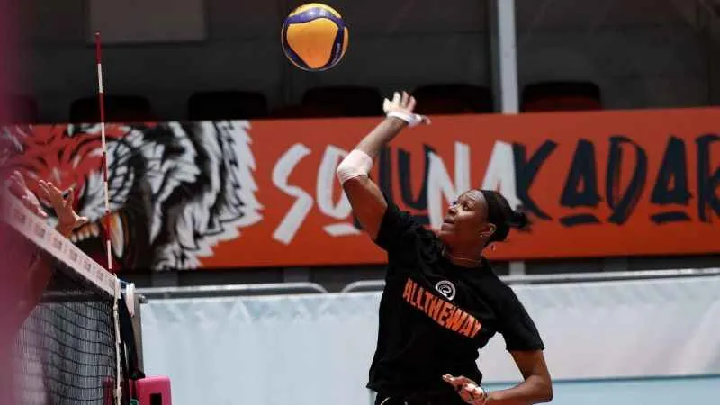 Eczacıbaşı Dynavit, sezonun ilk maçına çıkıyor