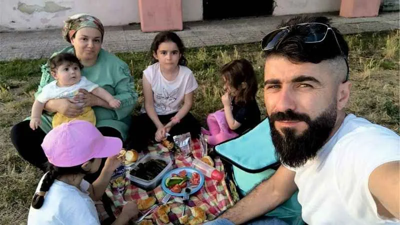 Yunanistan’da hapse atılan gurbetçi aile yardım bekliyor