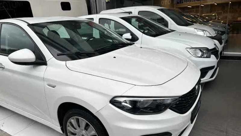 İkinci el otomobilde fiyatlar düşmeye devam ediyor