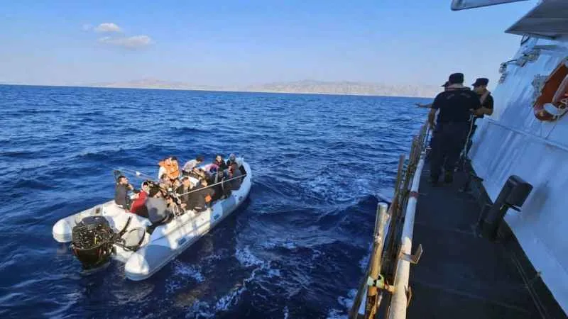 Marmaris’te 53 düzensiz göçmen kurtarıldı