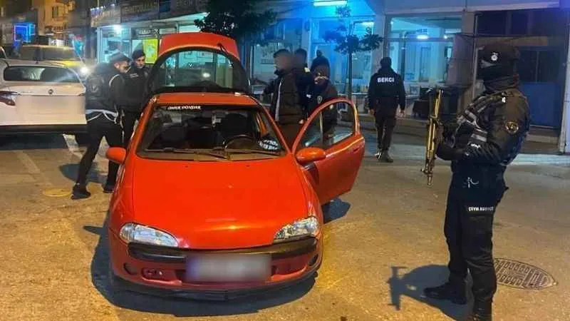 Bursa polisinden sıkı denetim: 5 gözaltı