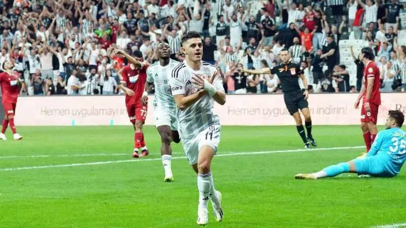 Beşiktaş’ta Burak Yılmaz’dan, derbide Rashica’ya özel görev