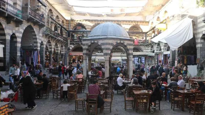 Diyarbakır’ın tarihi hanları yaklaşık 500 yıldır aralıksız ticaret merkezi olarak kullanılıyor