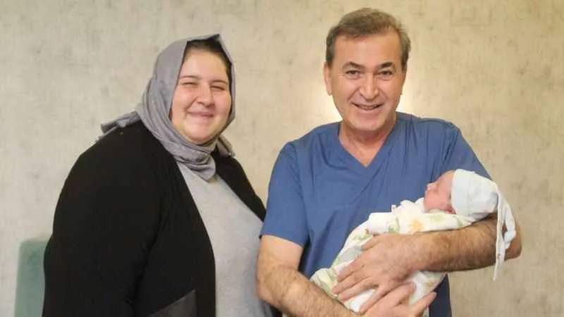 Ölümü göze alıp bebeğini dünyaya getirdi