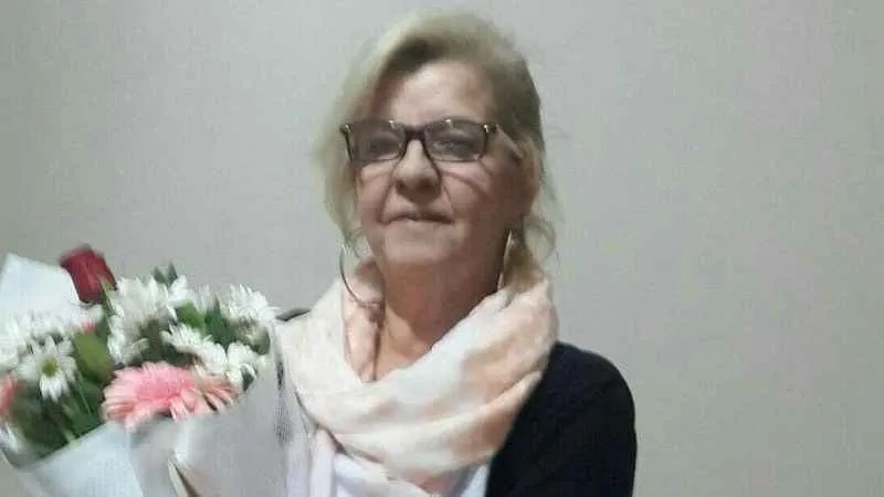 İzmir'de ihmalin böylesi: Yaşlı kadın kapısı açık minibüsten düşüp öldü